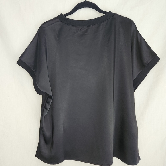 Sedge Womens Elegant Black Satin Top Size L.  NWT Goth Vamp. Quiet Luxury - Picture 2 of 9